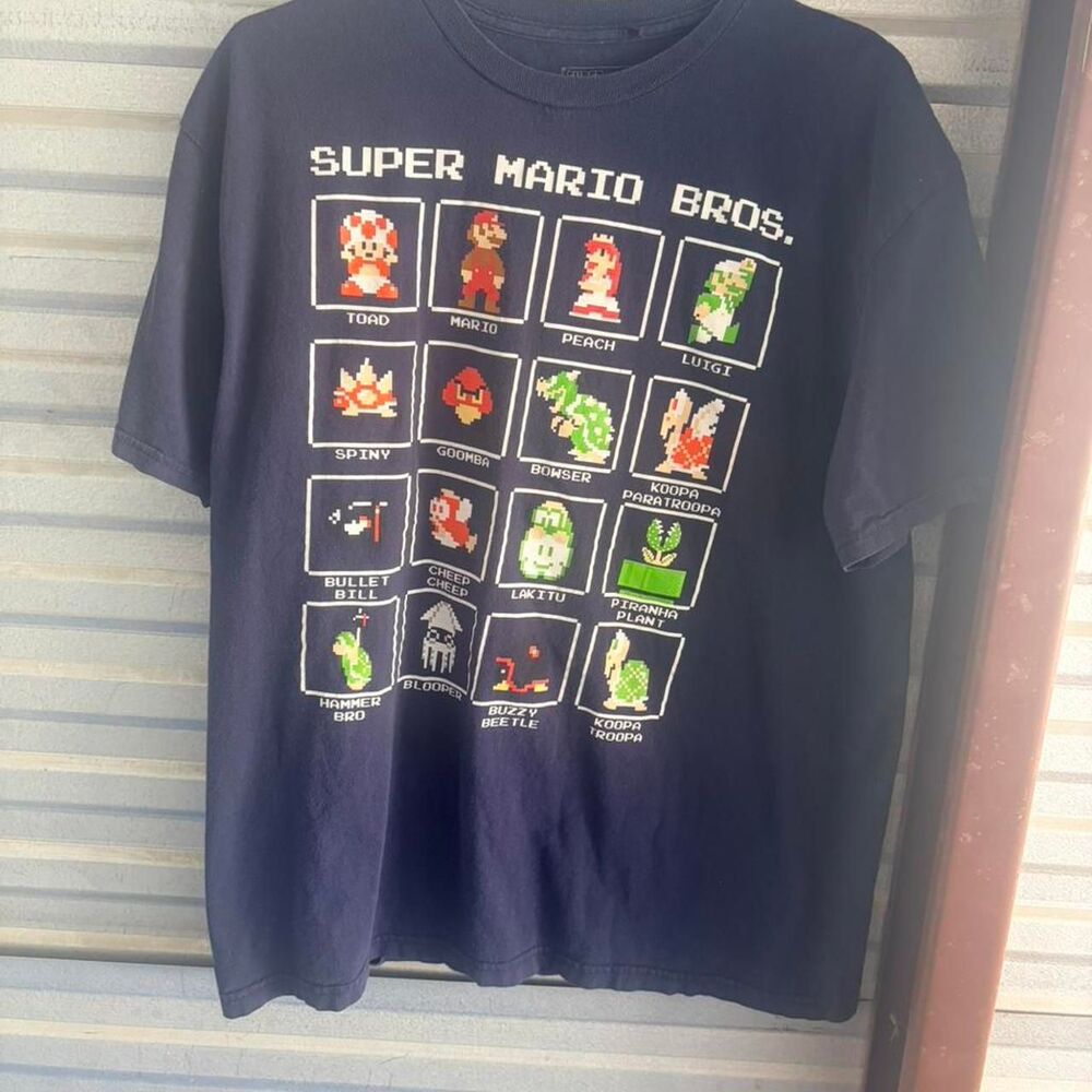 Nintendo Men's Navy and Blue T-shirt